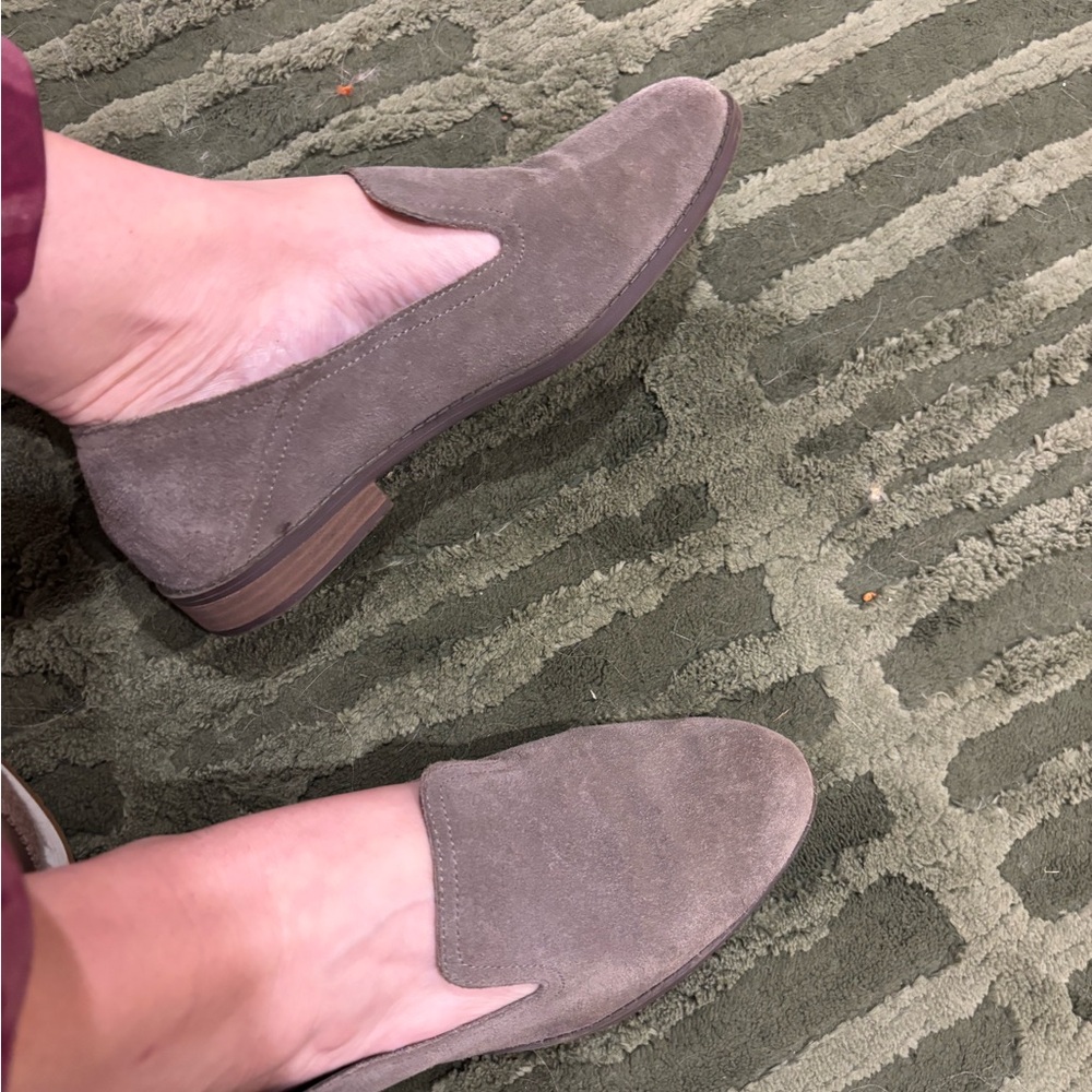 Lucky Brand Women's Gray Suede Flats